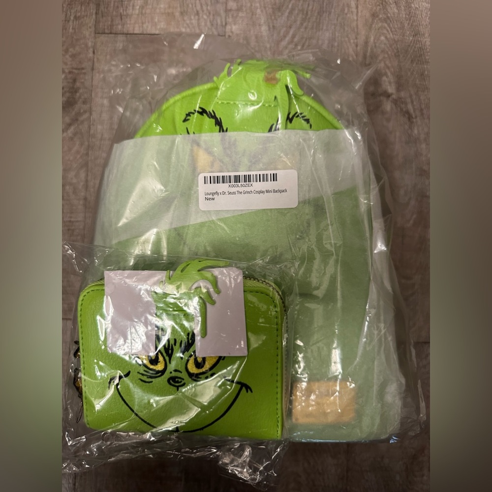 Loungefly Dr. Seuss the Grinch Faux Leather Mini Backpack and Wallet Set - Picture 10 of 12